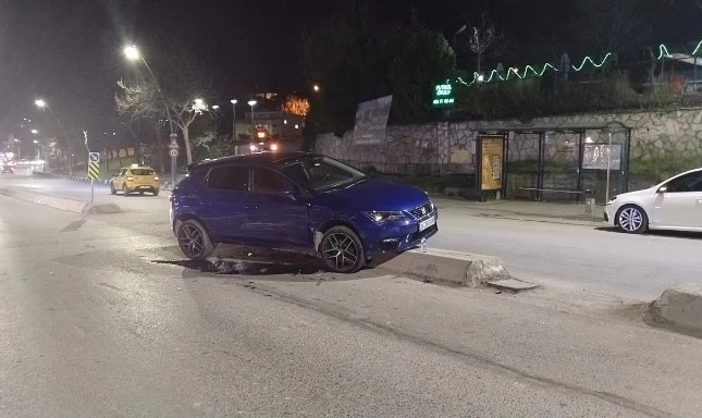 Üsküdar’da hatalı dönüş yapan araç kazaya sebep oldu
