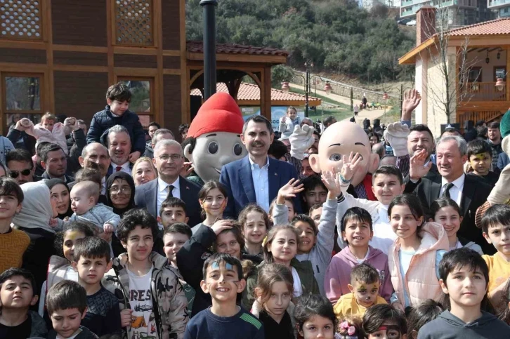 &Uuml;sk&uuml;dar&rsquo;da konuşan AK Parti İBB Başkan Adayı Kurum: &ldquo;Hayali olmayanın eseri olmazmış&rdquo;
