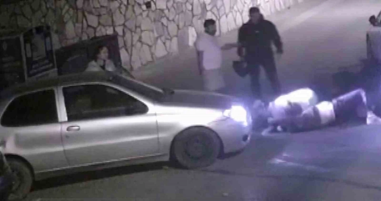 Üsküdar’da yol verme tartışması yumruklu kavgaya dönüştü
