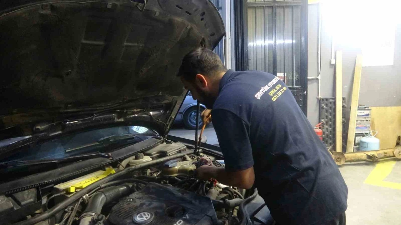 Ustalar uyardı: Yolculuk öncesi araç bakımına dikkat