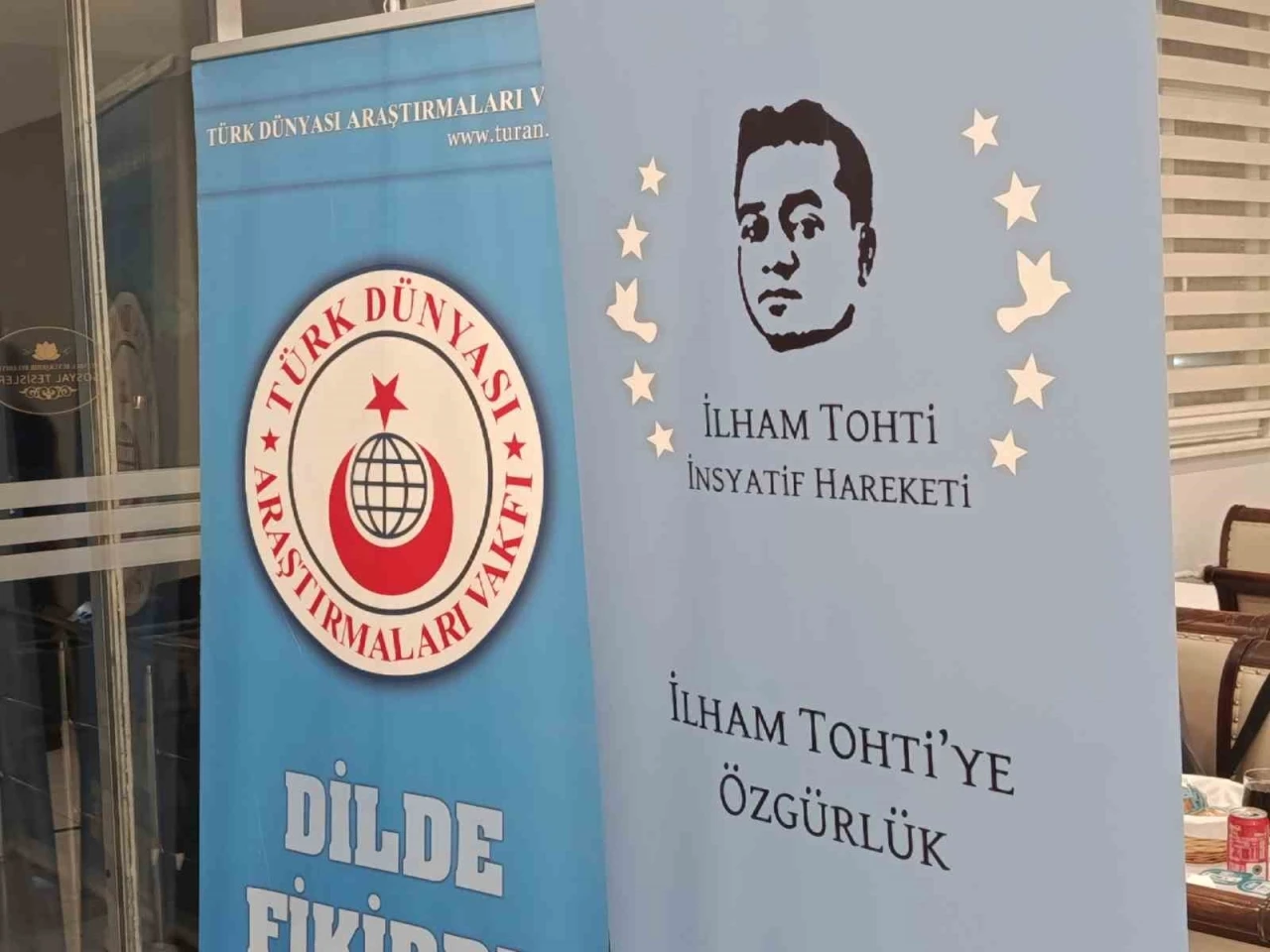 Uygur Türkü Akademisyen İlham Tohti için &quot;özgürlük&quot; ve &quot;Nobel Barış Ödülüne adaylık&quot; çağrısı
