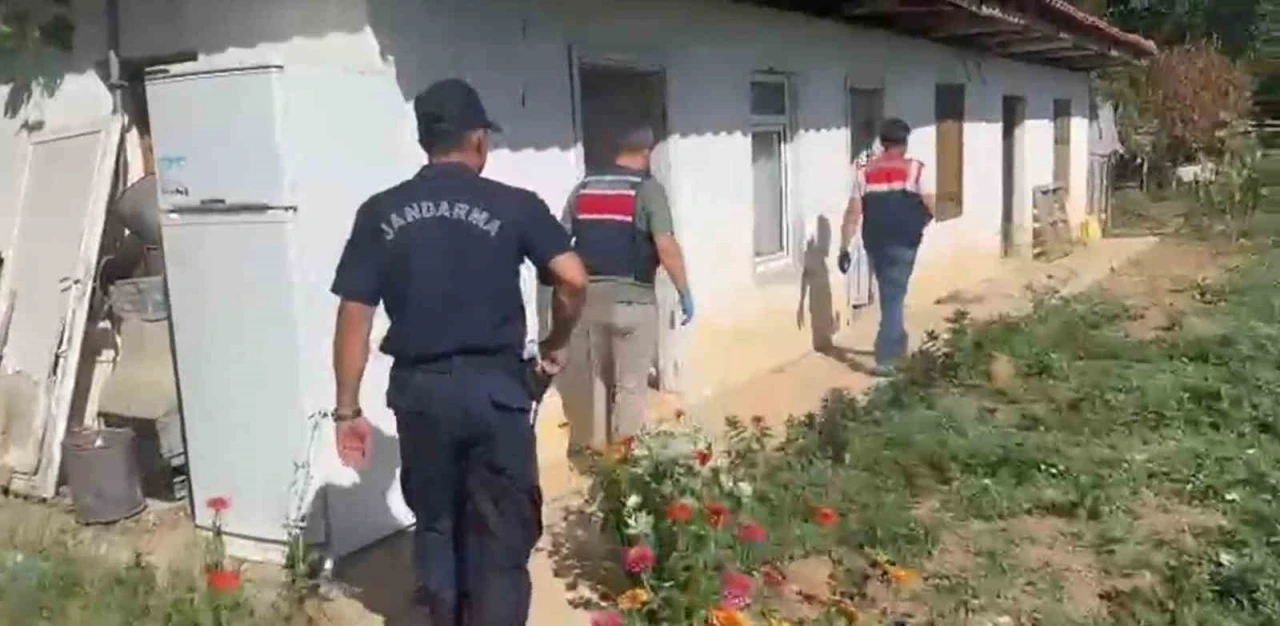 Uyuşturucu madde üreten zahir taciri yakalandı
