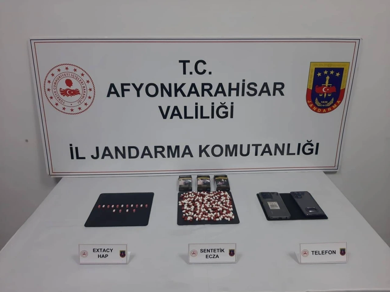 Uyuşturucu operasyonunda 2 kişi tutuklandı

