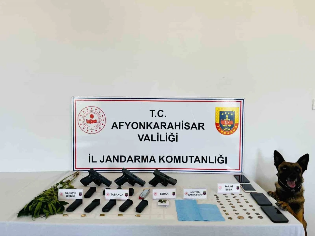 Uyuşturucu operasyonunda 2’si çocuk 4 kişi gözaltına alındı
