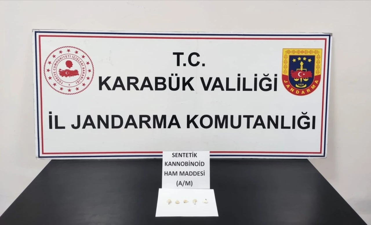 Uyuşturucu operasyonunda 3,28 gram bonzai ele geçirildi
