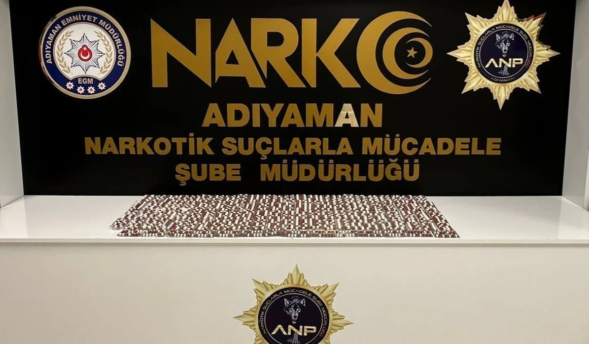 Uyuşturucu operasyonunda 3 şahıs yakalandı
