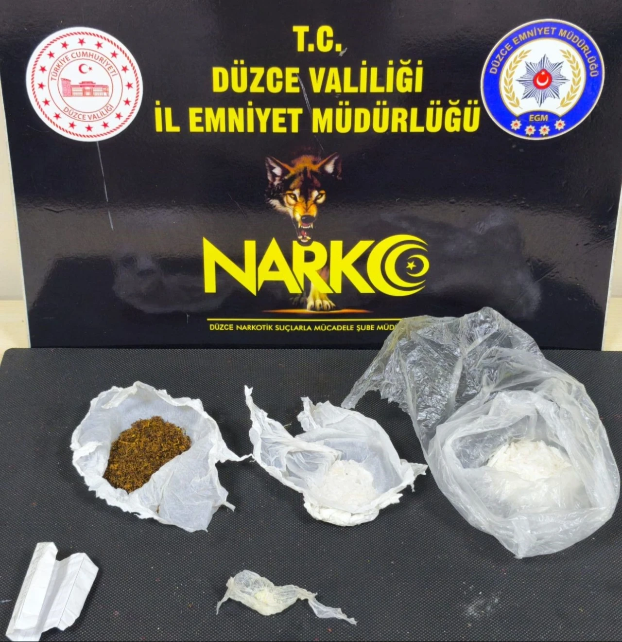 Uyuşturucu satıcılarına bir darbe daha: 2 şahıs tutuklandı
