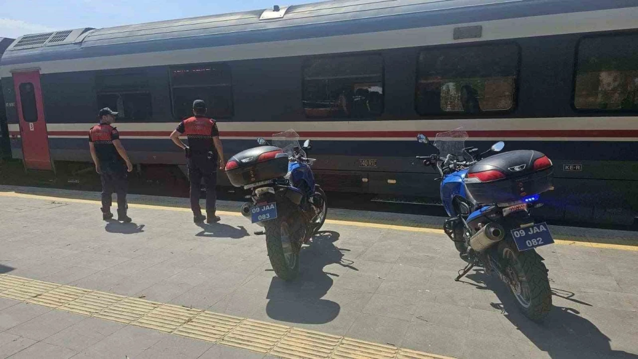 Uyuşturucu satıcısı trende yakalandı
