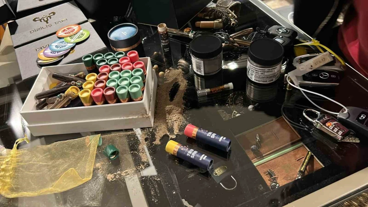 Uyuşturucu soruşturmasında Ezgi Ey&uuml;boğlu&rsquo;nun da aralarında bulunduğu 8 ş&uuml;pheli g&ouml;zaltına alındı
