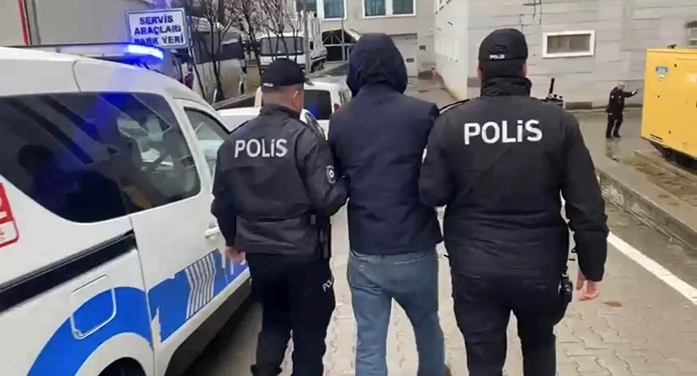 Uyuşturucu su&ccedil;undan 12 yıl hapis cezası bulunan şahıs yakalandı
