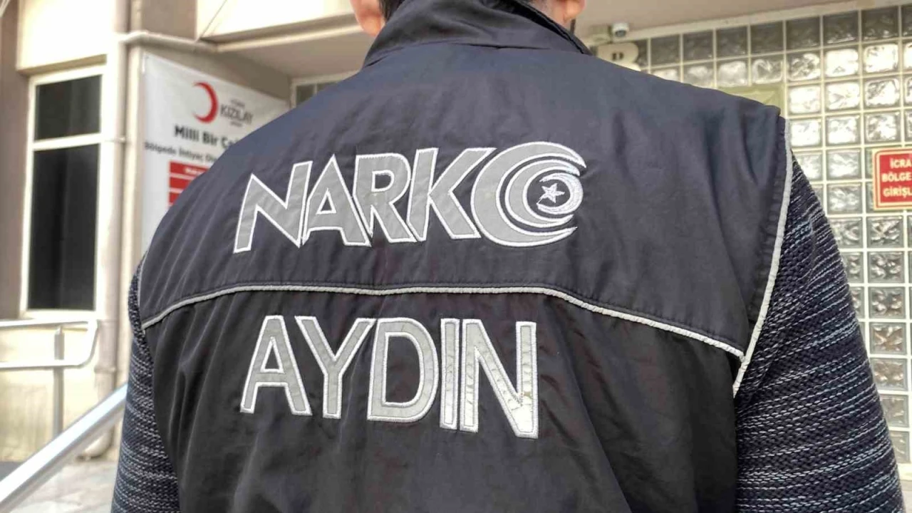 Uyuşturucu tacirleri polisten ka&ccedil;amadı: 3 g&ouml;zaltı
