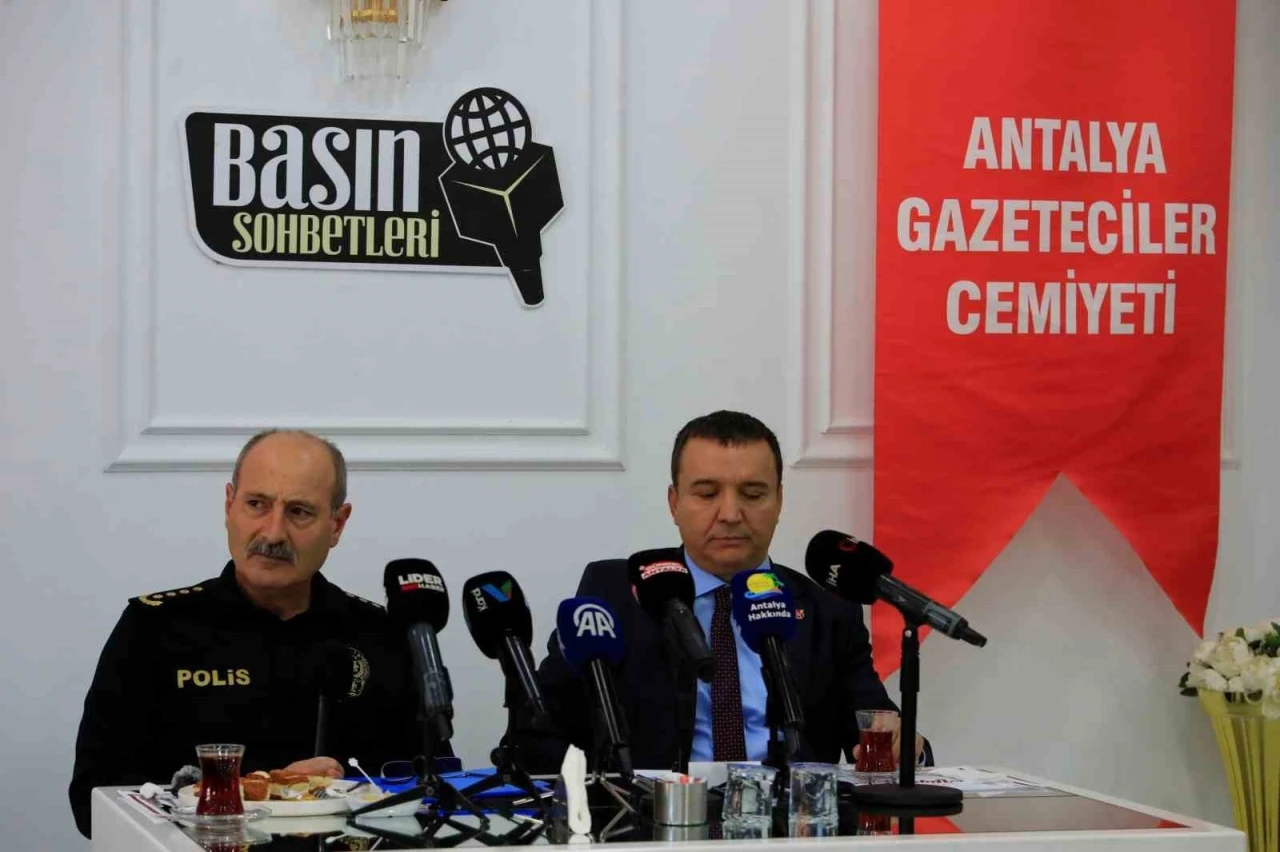 Uyuşturucu ticaretinin merkezi b&ouml;lgeye ekipler amirliği ve bekar polisler i&ccedil;in lojman ile yaşam alanı
