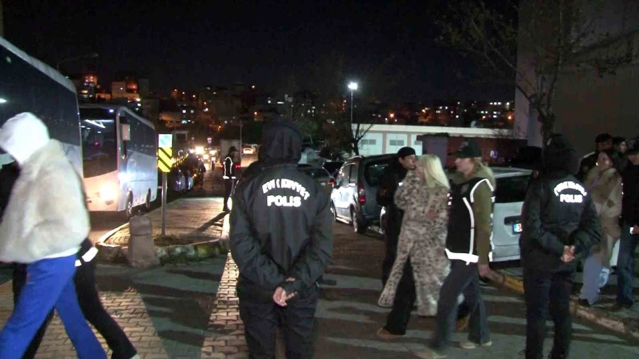 Uyuşturucu ve fuhuş soruşturmasında g&ouml;zaltına alınan &uuml;nl&uuml; isimler adliyeye sevk edildi
