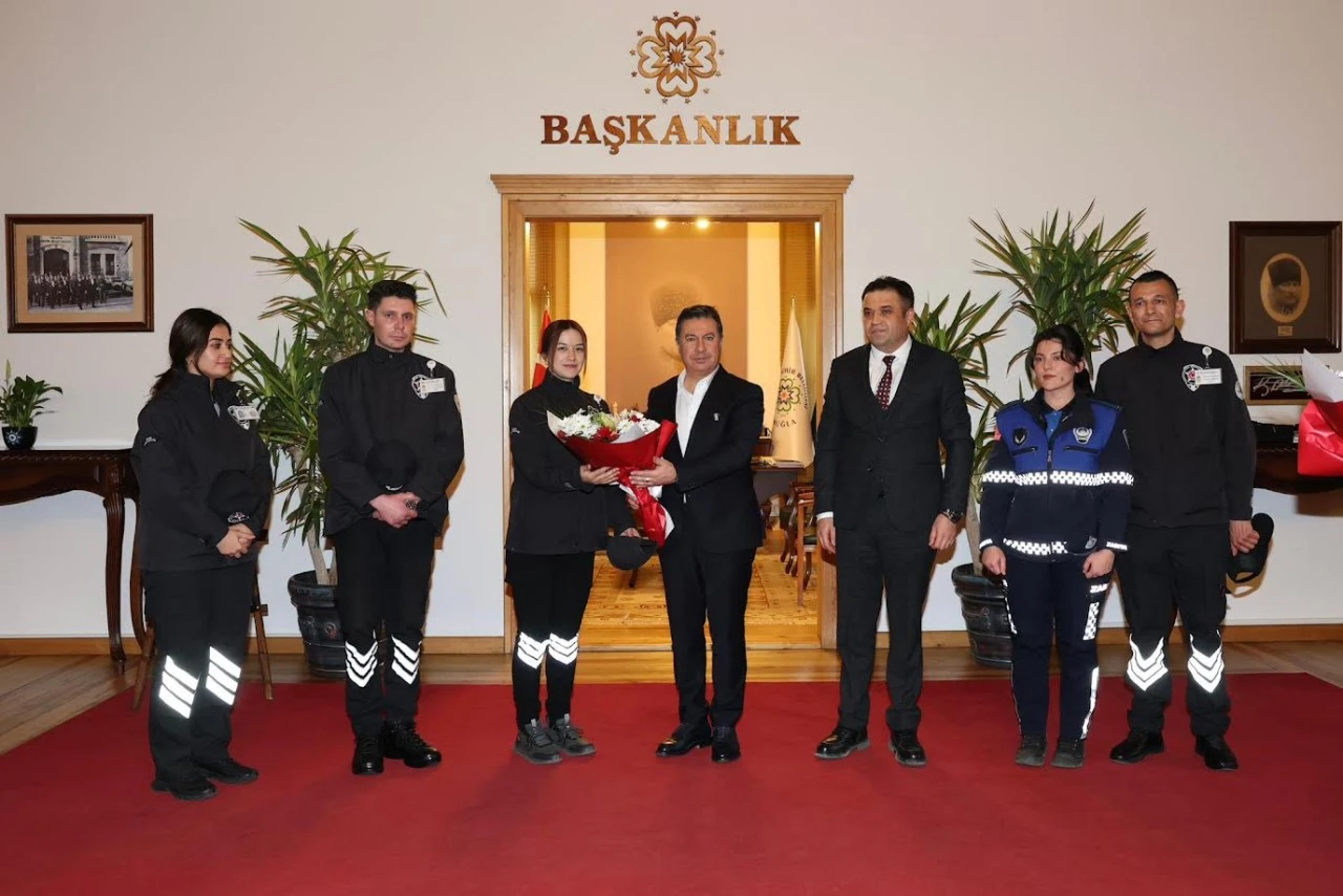 Uyuşturucuya Ge&ccedil;it Vermeyen Ekibe Başkan Aras&rsquo;tan &Ouml;d&uuml;l