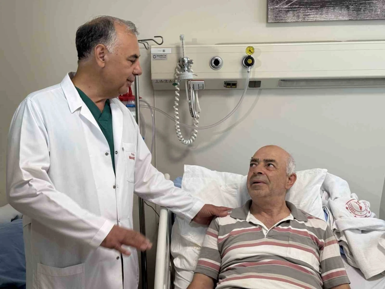 Üzerine çaydanlık devrilen 70 yaşındaki adam dehşeti yaşadı, vücudunun yüzde 20’si yandı
