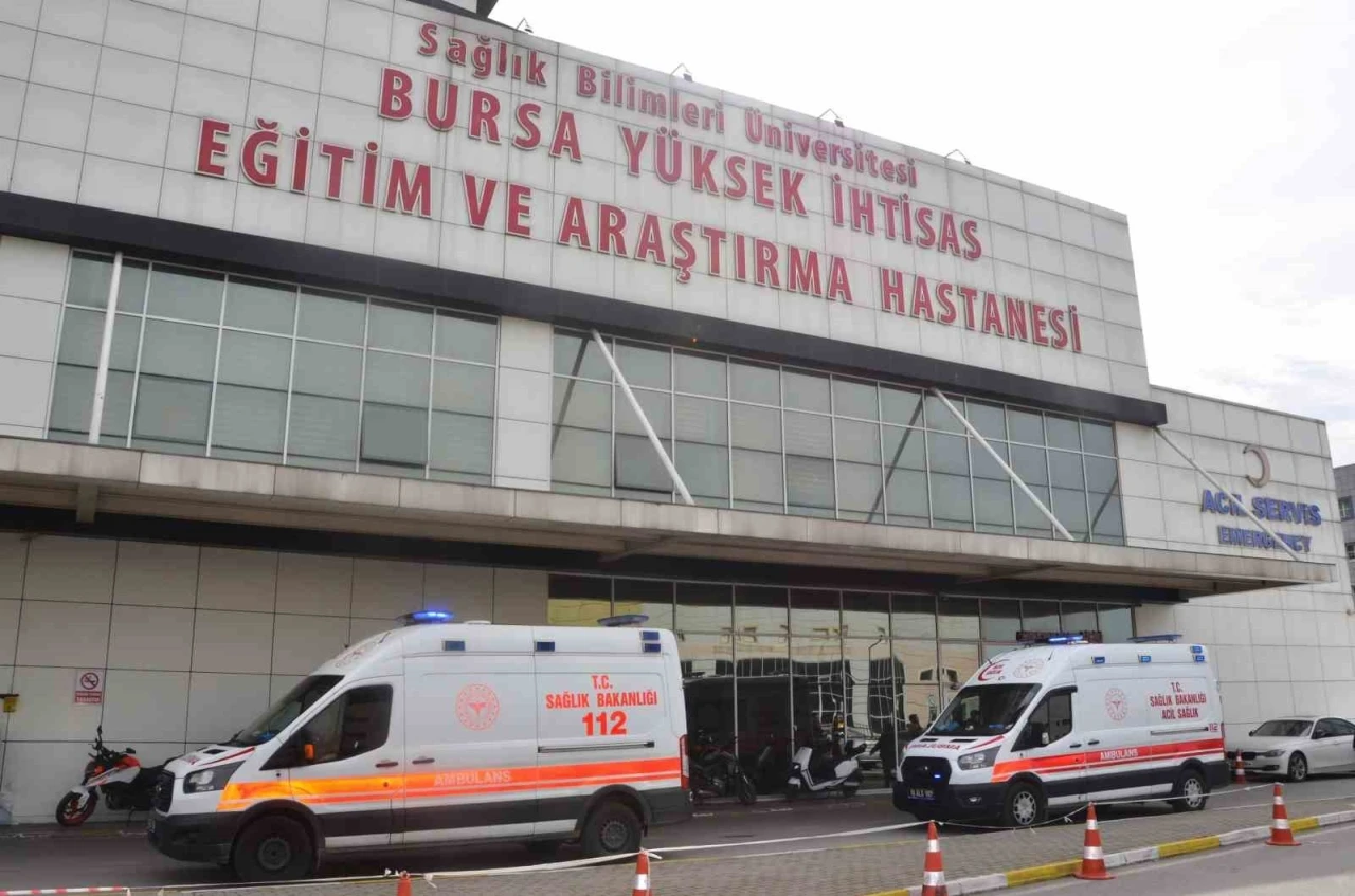 Uzm. Dr. G&uuml;l, &lsquo;Cildinizdeki değişimleri hafife almayın&rsquo;

