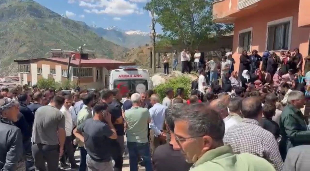 Uzman &ccedil;avuş kayınpederinin evini bastı: 4 &ouml;l&uuml;
