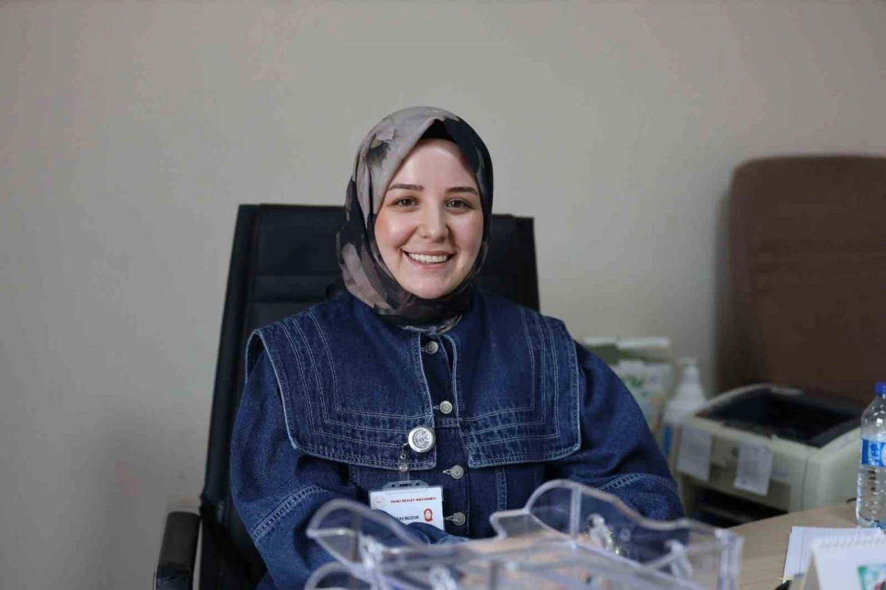 Uzmanından ailelere uyarı! "Ekran sessizce &ccedil;ocukluğu t&uuml;ketiyor"
