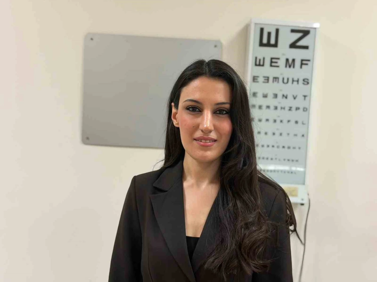 Uzmanından uyarı: "Yanlış g&uuml;neş g&ouml;zl&uuml;ğ&uuml; g&ouml;z sağlığını tehdit ediyor"
