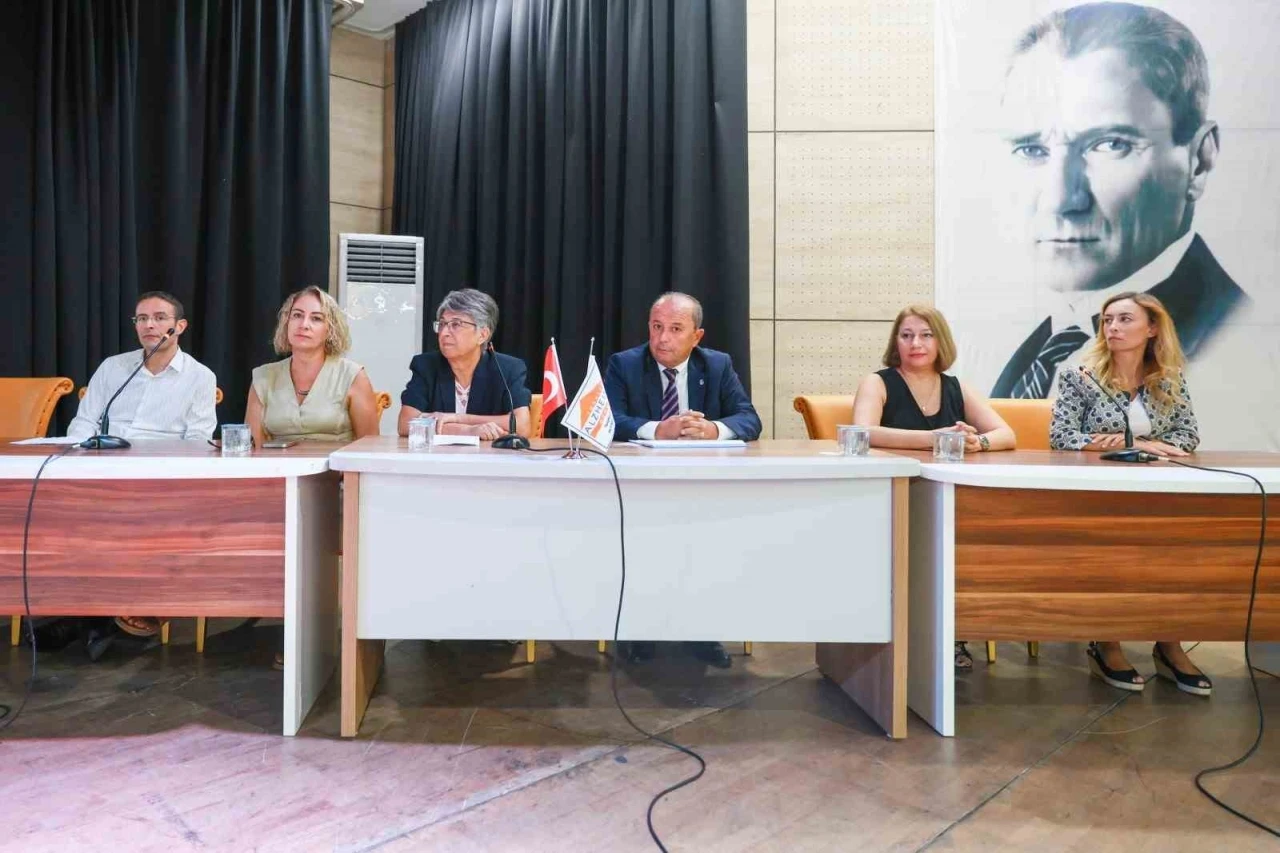 Uzmanlar Alzheimer’i anlattı
