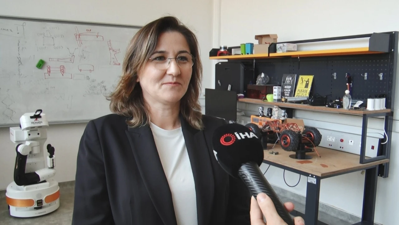 Uzmanlar uyardı: Yapay zeka hem teknolojik hem psikolojik risk taşıyor
