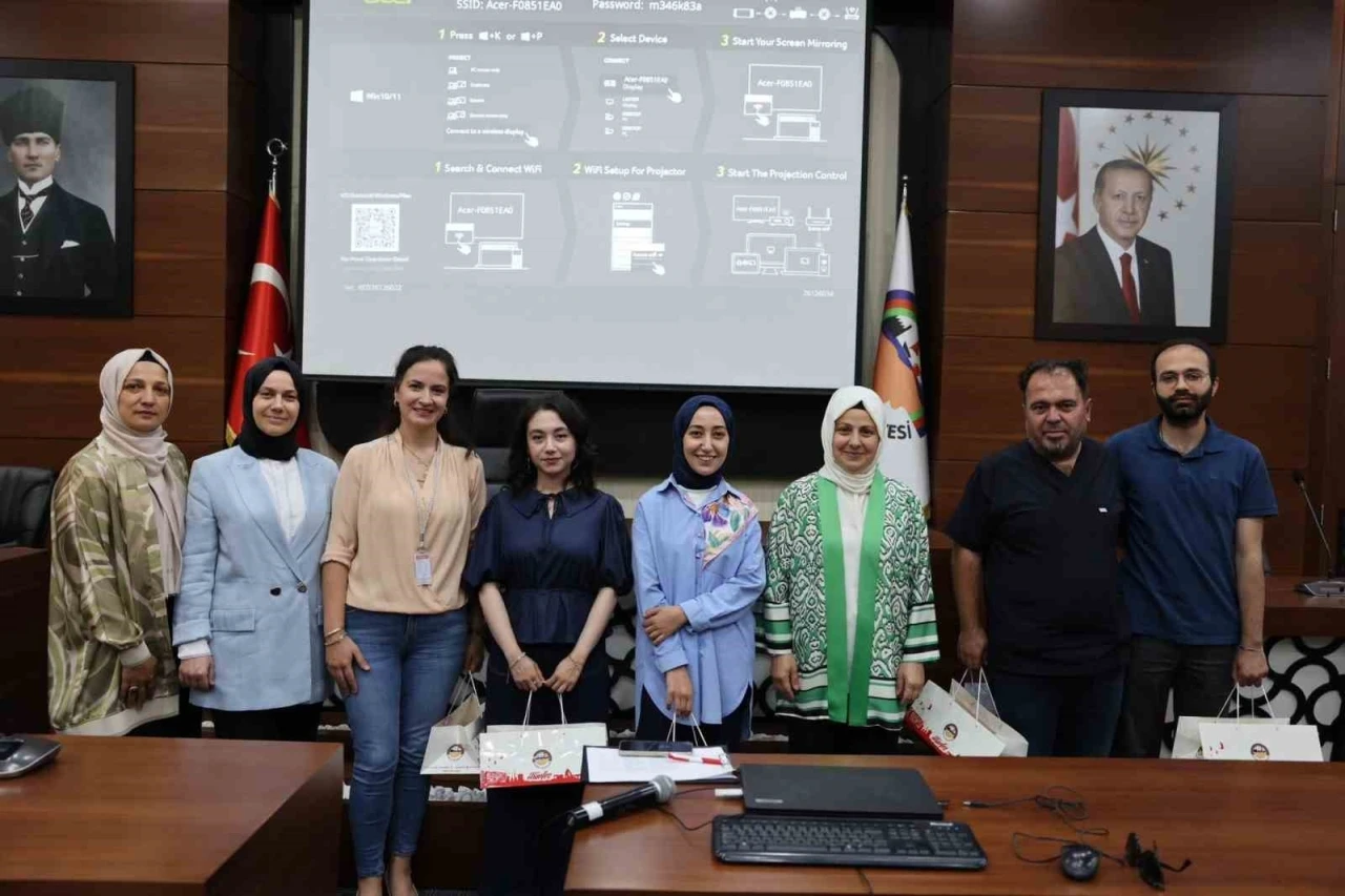 Uzmanlardan kadınlara "erken teşhis, sağlıklı beslenme ve egzersiz" uyarısı
