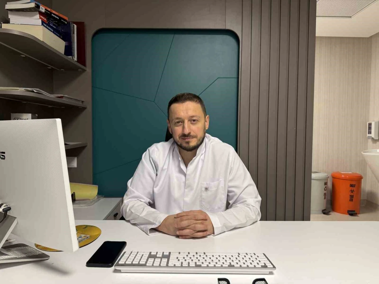 Uzmanlardan &lsquo;sahte alkol&rsquo; uyarısı: "Bir defadan bir şey olmaz denmemeli, &ouml;ld&uuml;r&uuml;c&uuml;"
