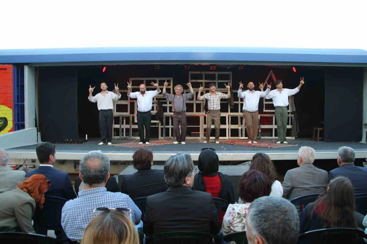 Vagon Sahne Uşak Tren Garı’nda perdelerini açtı
