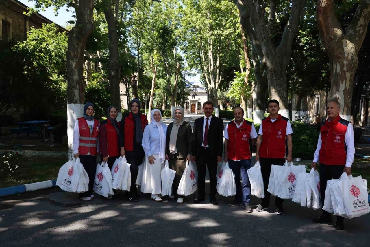 Vakıflar 1. B&ouml;lge M&uuml;d&uuml;rl&uuml;ğ&uuml;&rsquo;nden Dar&uuml;laceze&rsquo;ye Babalar G&uuml;n&uuml; ziyareti
