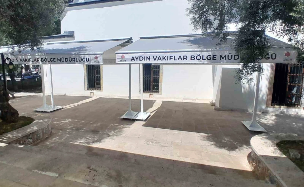 Vakıflar Bölge Müdürlüğünden Kurşunlu Camii’ne tente
