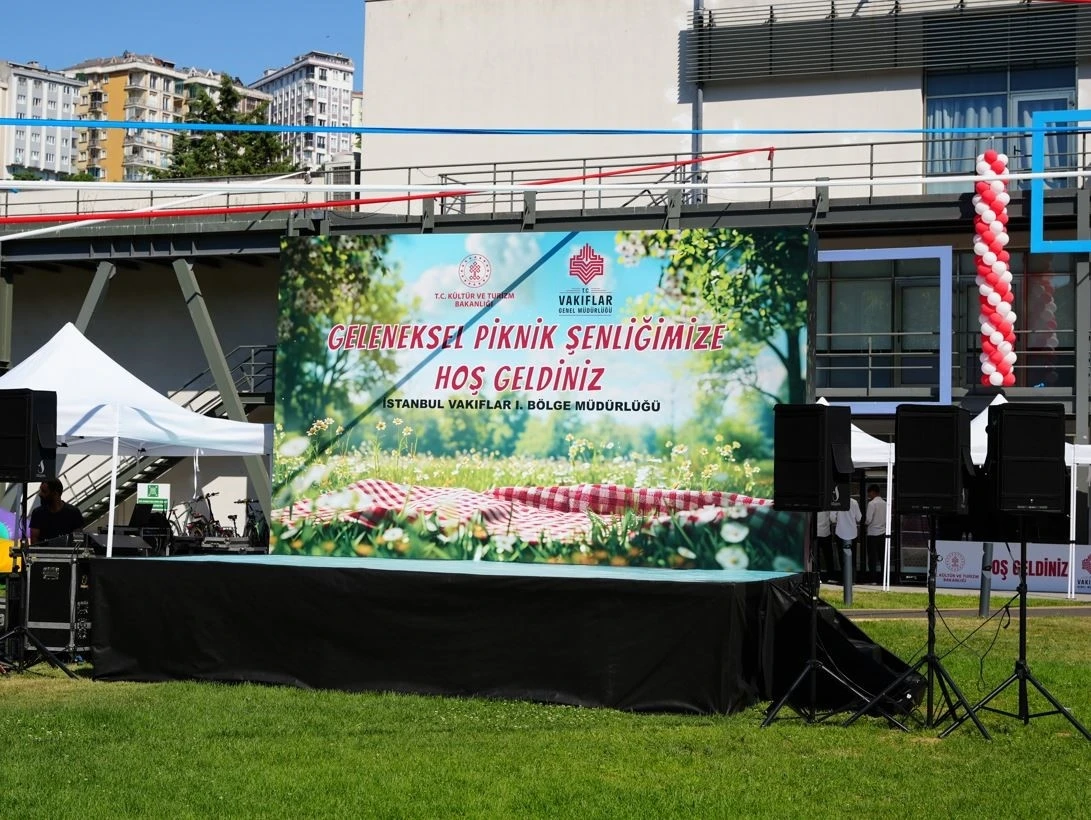 Vakıflar Genel M&uuml;d&uuml;rl&uuml;ğ&uuml;, 100 &ouml;ğrenci ve ailelerine &ouml;zel geleneksel piknik programı d&uuml;zenledi
