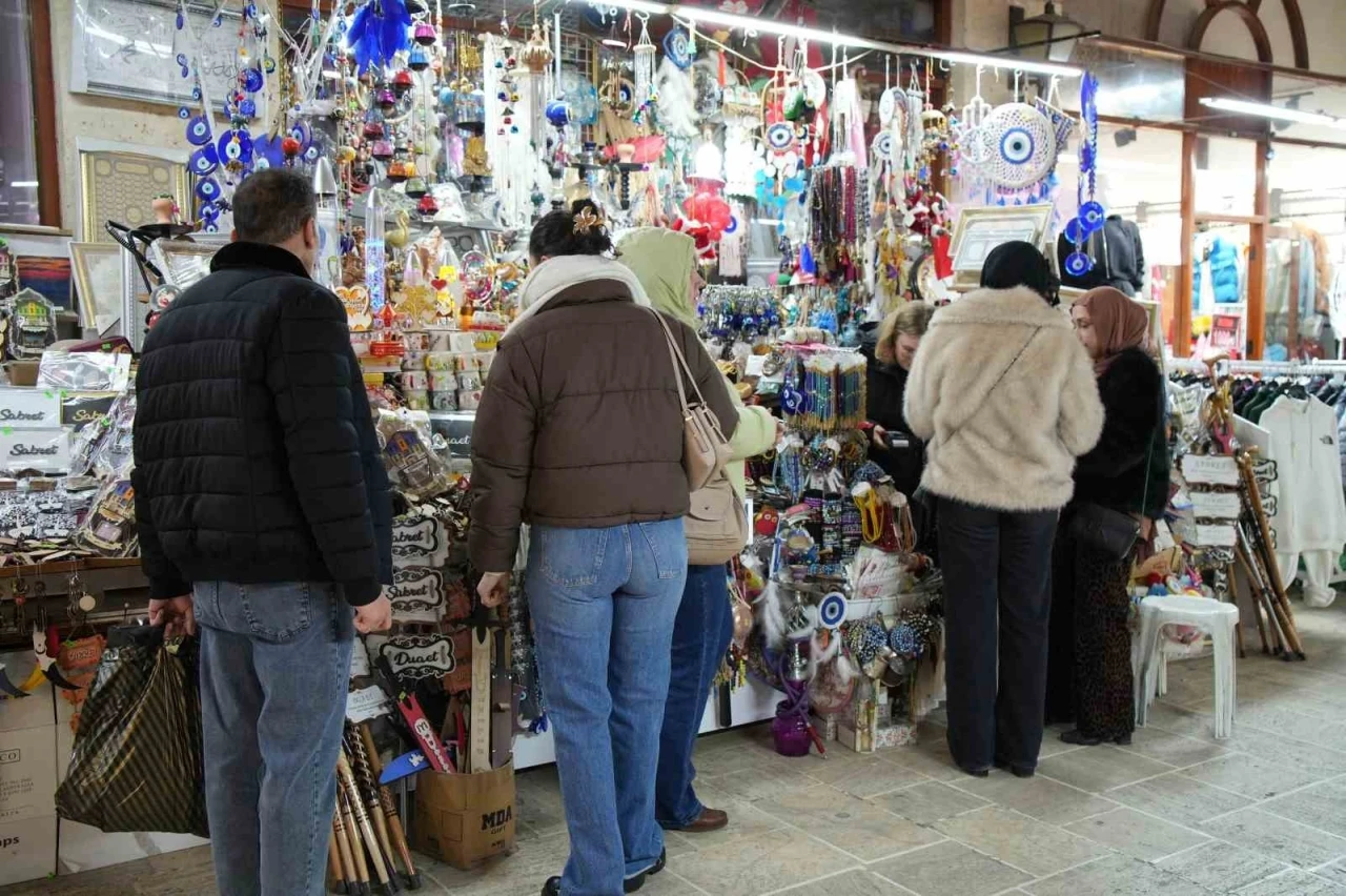 Vakıfların T&uuml;fe endeksini katlayan kira artışları esnafı zorluyor
