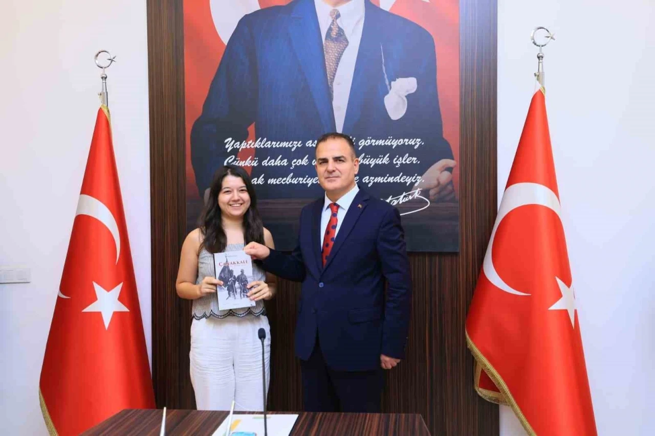 Vali Akbıyık başarılı öğrencileri ağırladı
