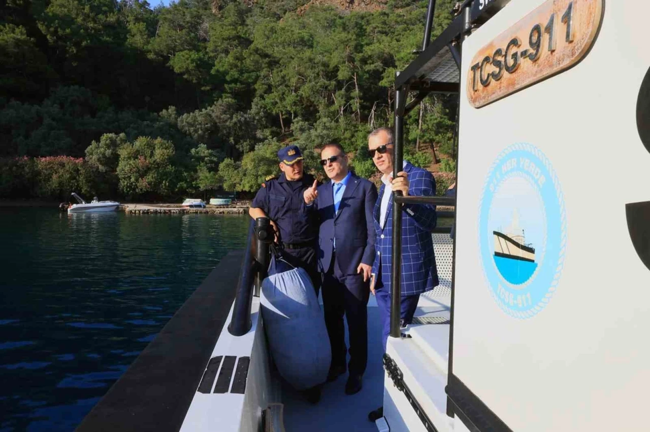 Vali Akbıyık Fethiye-Göcek koylarında incelemelerde bulundu
