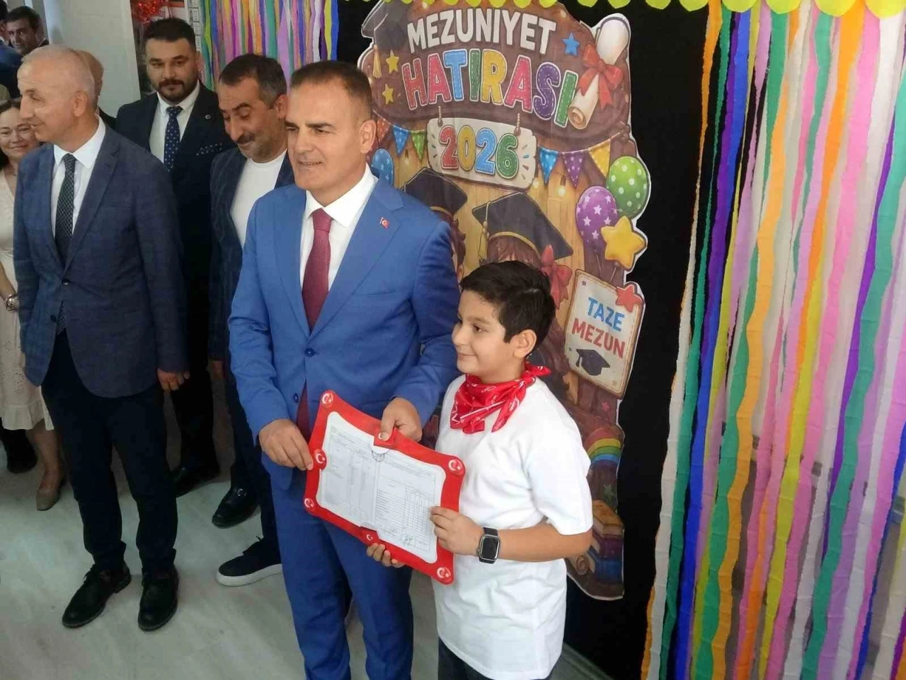 Vali Akbıyık&rsquo;tan yaz tatilinde kitap tavsiyesi
