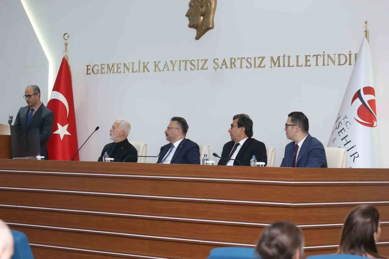 Vali Aksoy, il sağlık hizmetleri değerlendirme toplantısı gerçekleştirdi