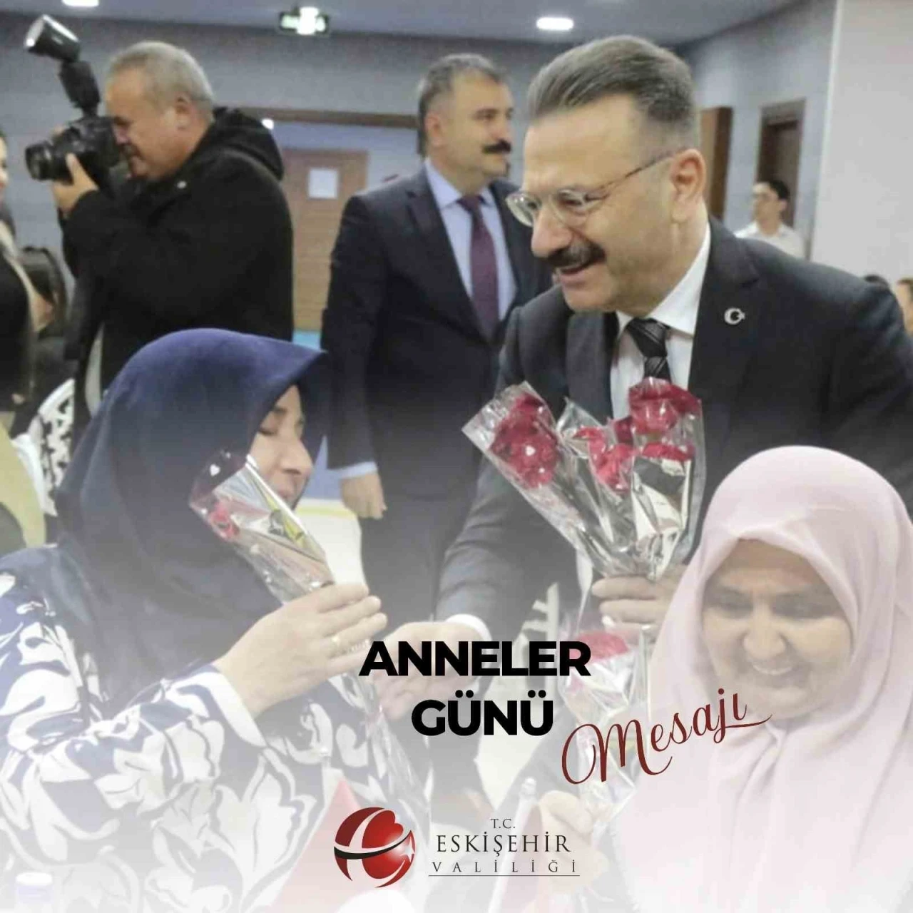 Vali Aksoy: &quot;Kadın ’anne’ olarak yeri doldurulamaz bir değere sahiptir&quot;
