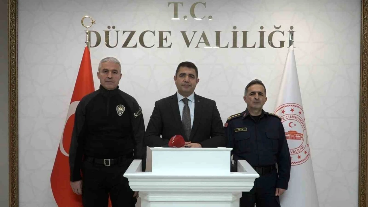 Vali Aslan "Firari su&ccedil;lular sokaklarda gezmeyecek"
