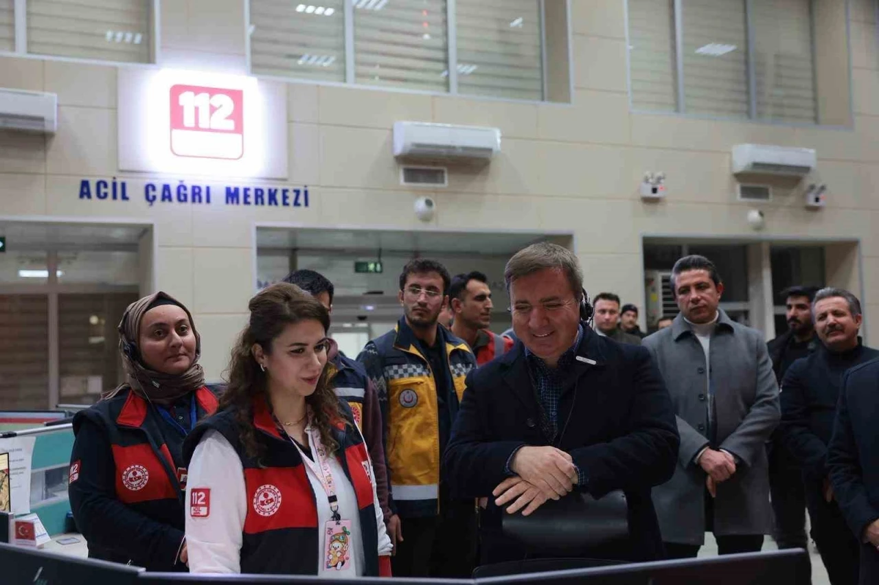 Vali Aydoğdu&rsquo;dan 112 Acil &Ccedil;ağrı Merkezi&rsquo;ne yılbaşı ziyareti
