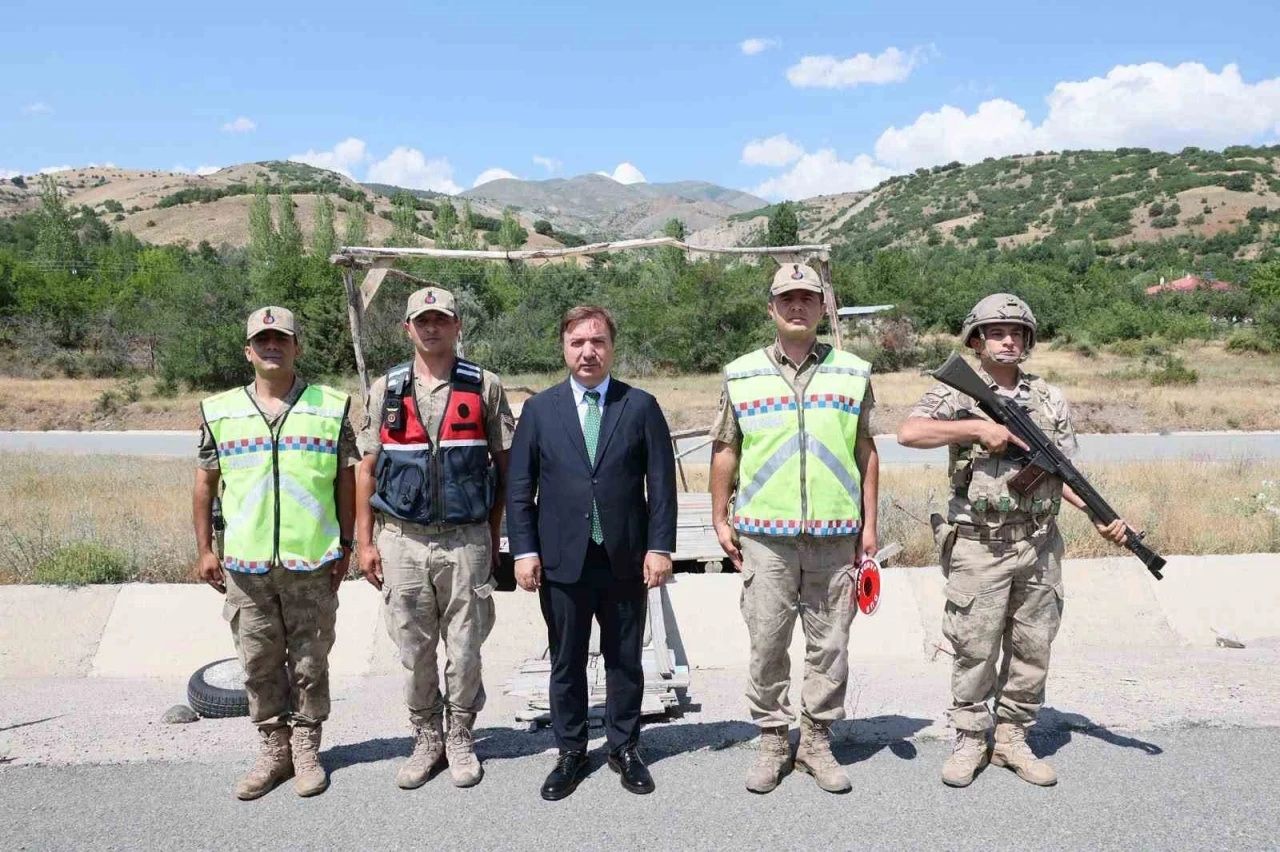 Vali Aydoğdu&rsquo;dan jandarma personeline asayiş noktasında ziyaret
