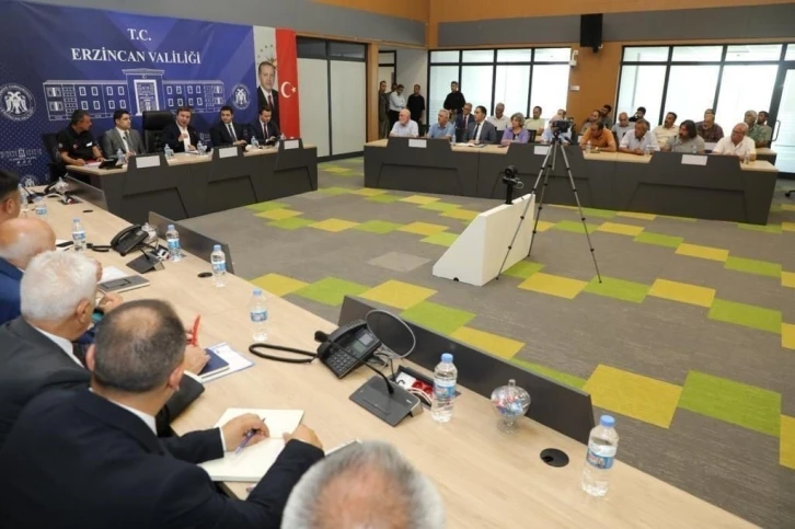 Vali Aydoğdu: &ldquo;Muhtarlarımız, halkımızın sesi, devletimizin m&uuml;şfik y&ouml;n&uuml;n&uuml; vatandaşımıza yansıtan g&ouml;n&uuml;l erleridir&rdquo;
