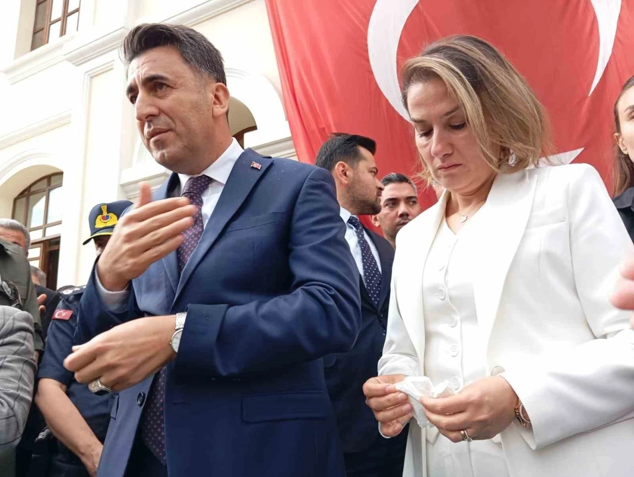 Vali Aygöl, Bilecik’te gözyaşlarıyla uğurlandı
