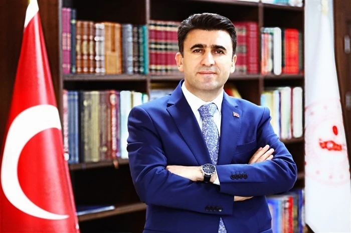 Vali Aygöl, tebrik çiçeklerini şehit ailelerine gönderdi
