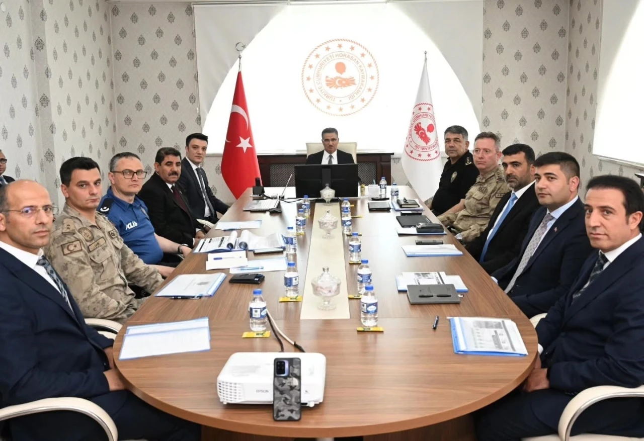 Vali Baruş, Horasan&rsquo;da
