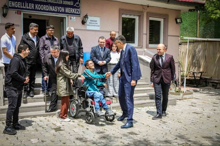 Vali Çelik: "Sevginin önünden engel yoktur”