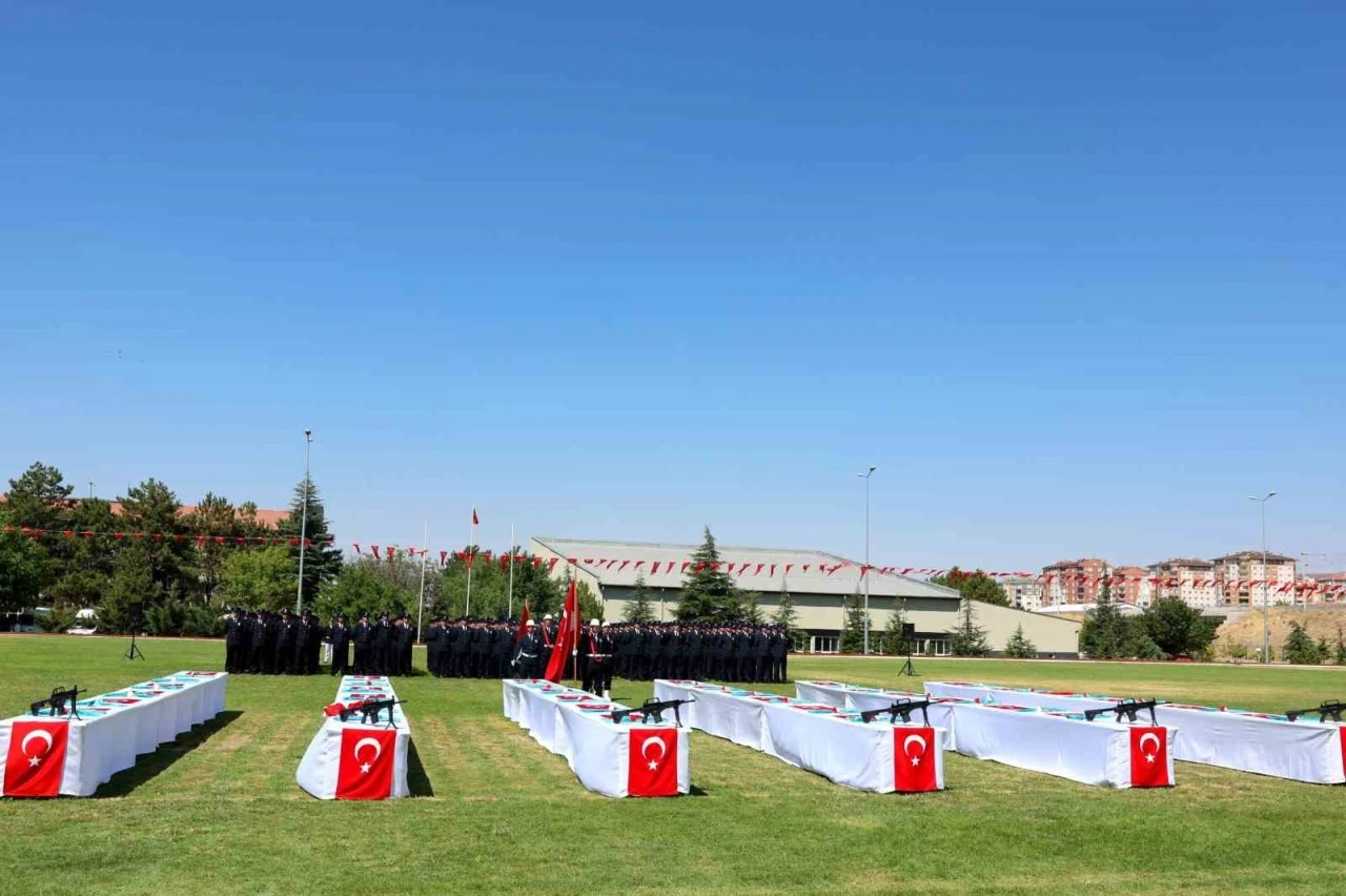 Vali Çiçek, 31’inci Dönem POMEM Mezuniyet Töreni’ne katıldı
