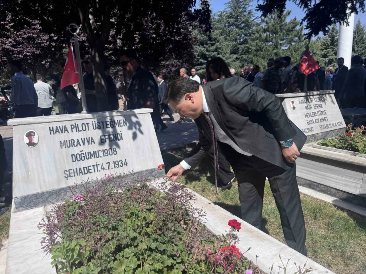 Vali &Ccedil;i&ccedil;ek: "Eğer şehitlerimiz haklarını bize helal etmezlerse aldığımız nefes haram olur"
