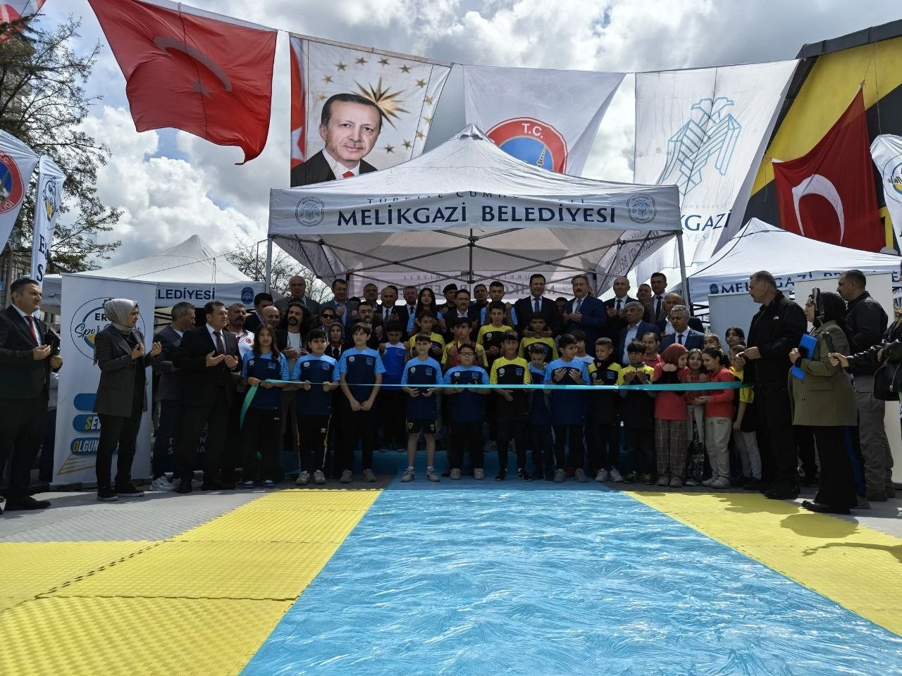 Vali Çiçek: &quot;ERVA Spor Okullarını şeref meselemiz yaptık&quot;
