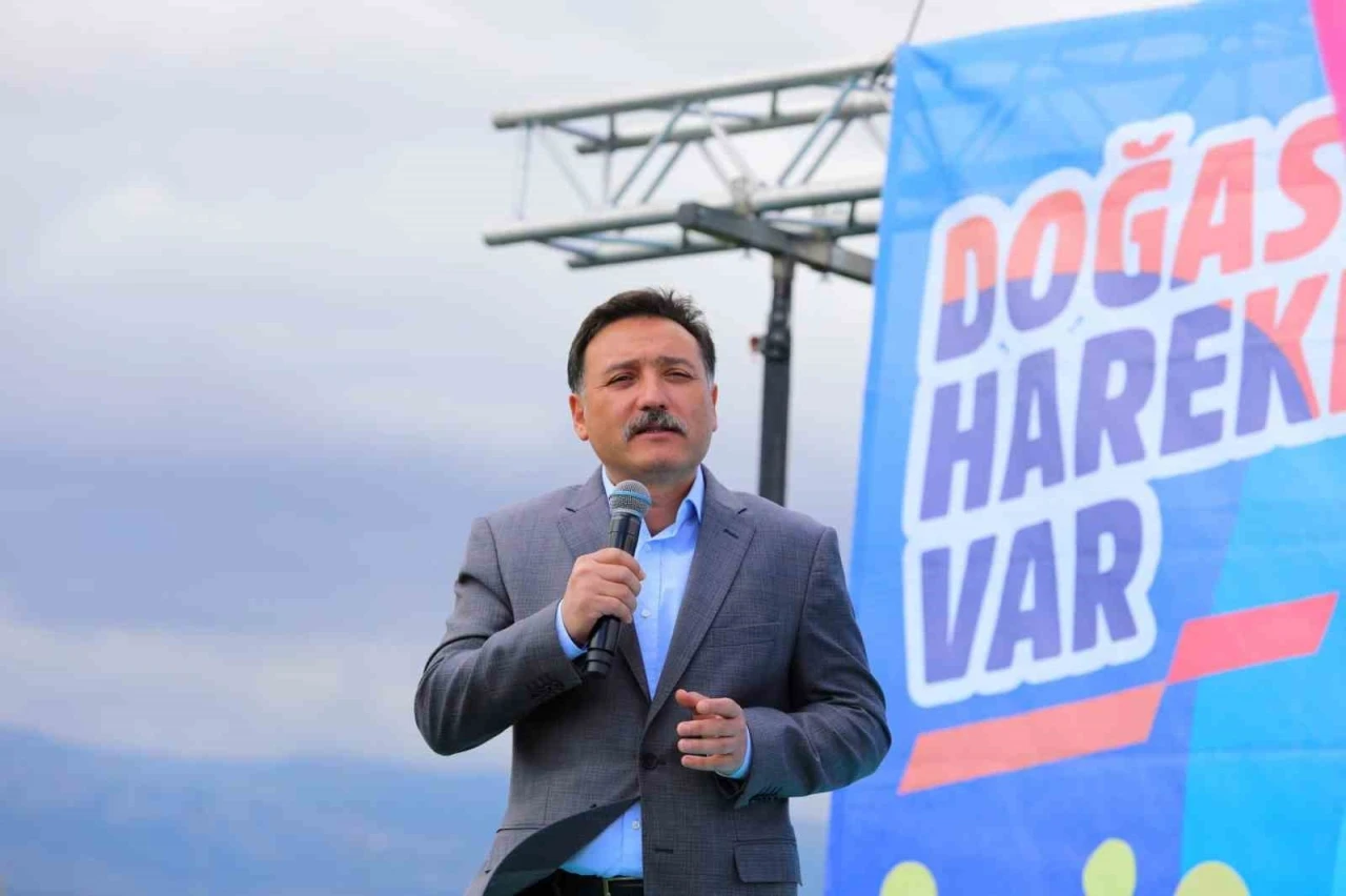 Vali Çiçek: &quot;Koruyucu aileler; pırıl pırıl yavrularımızın geleceğe güvenle bakmaları, korkusuzca yaşamaları için bir sığınak ve liman&quot;
