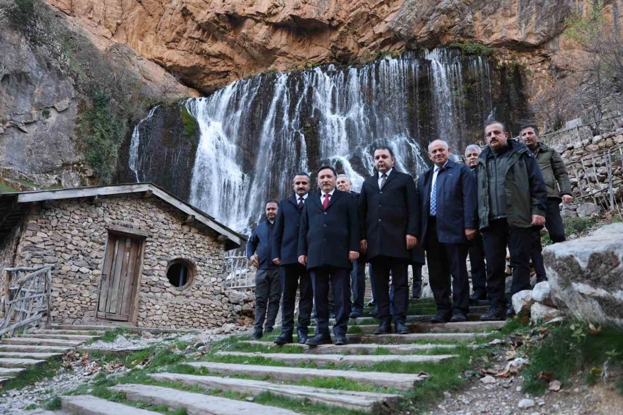 Vali &Ccedil;i&ccedil;ek&rsquo;ten Yahyalı ziyareti
